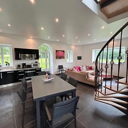 Casa de Férias La Maison D'Eugenie, Gite Vaugoubert Saint-Germain-de-Varreville