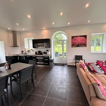 La Maison D'Eugénie, Gîte Vaugoubert Сasa de vacaciones